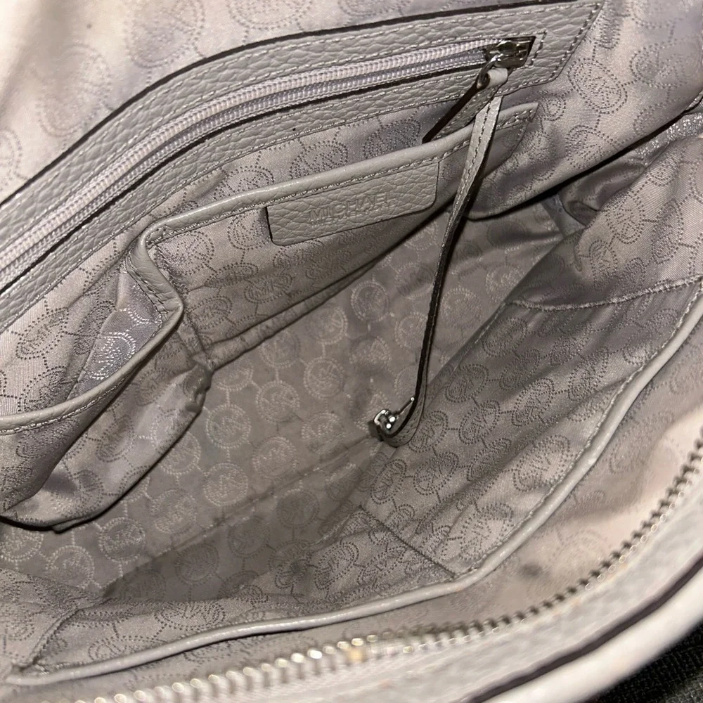 Pre loved Michael Kors Smythe Grey Leather Dome Satchel